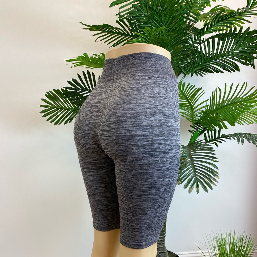 ‼️ Grey Active Wear Highwaist Biker Shorts Legging - Picture 3 of 4